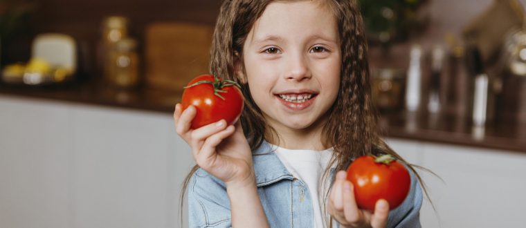 5 דרכים לגרום לילדים לאכול יותר פירות וירקות